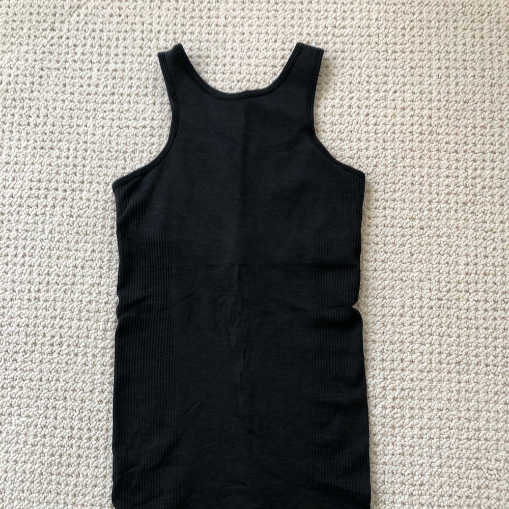 Lululemon seamless tank top with built in support